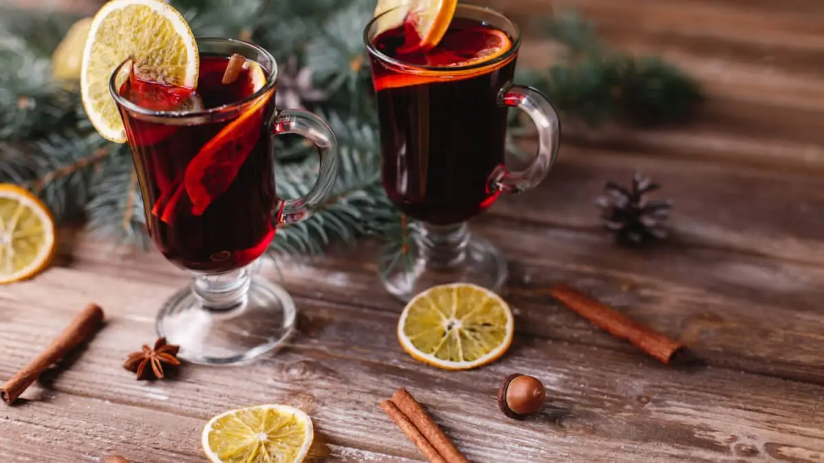 Pimpad glögg - recept och tips för att göra den perfekt för festen illustration